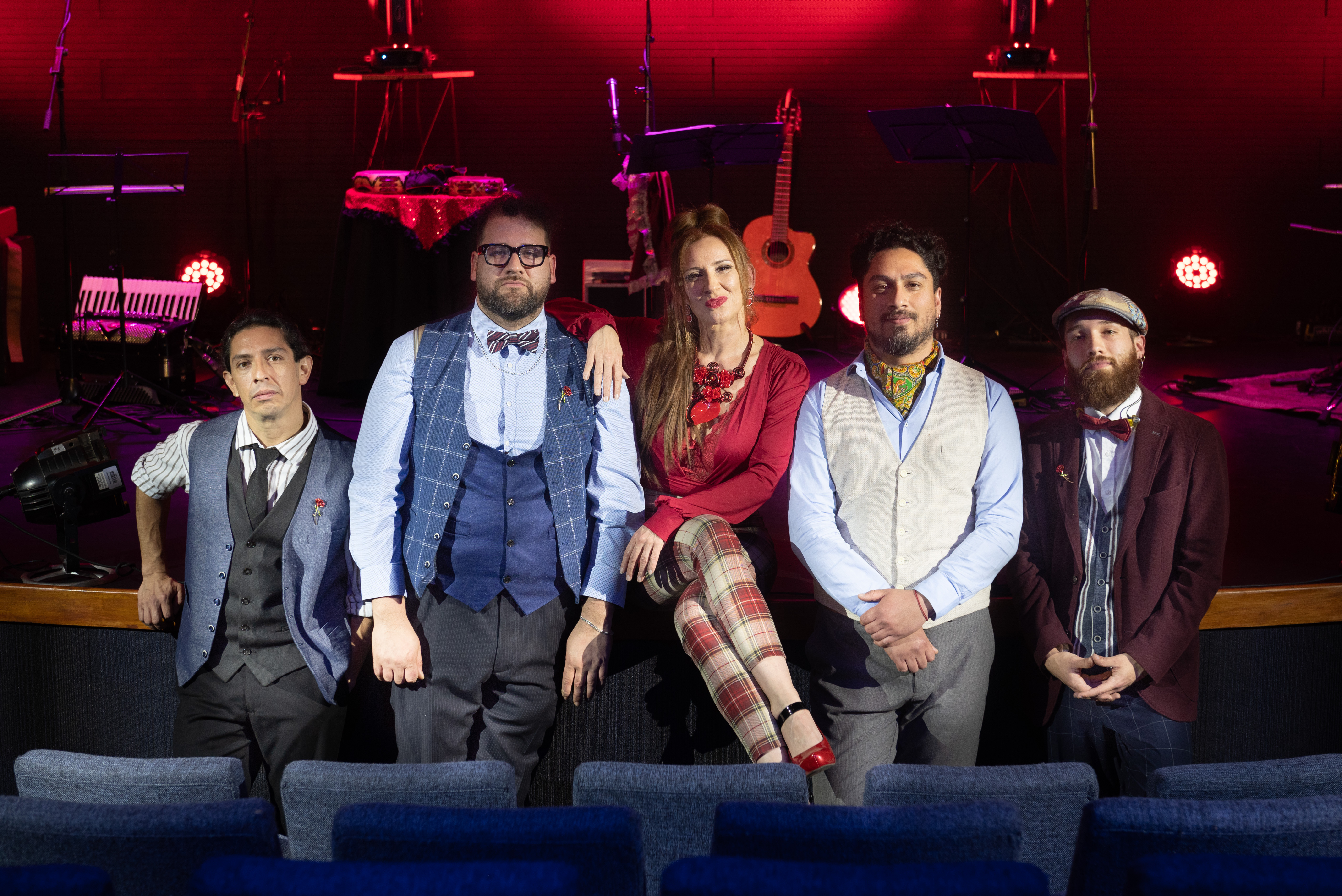 SIGRID ALEGRIA Y LOS CLAVELES